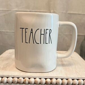 ⚡️Rae Dunn "TEACHER" Mug